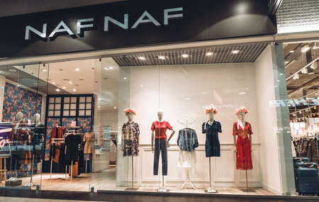 UKRAINE, KHERSON - October 1, 2021: Mannequins in the "NAF NAF" store. Standing female dummies. Showcaseのeditorial素材