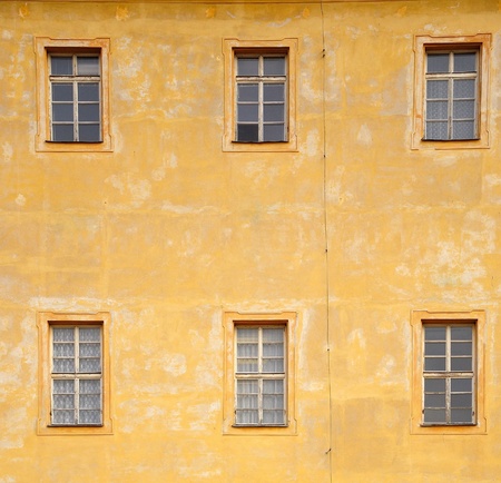 Side of house with many windows の写真素材