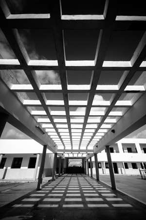 Wallpaper HD of architecture, abstract, building, shadow, wood, bridge, steel, geometry, lines, structure, angle, light, shadowsの写真素材