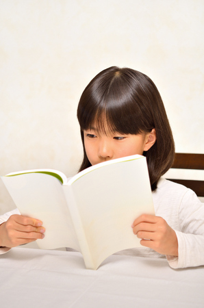 Girl readingの写真素材