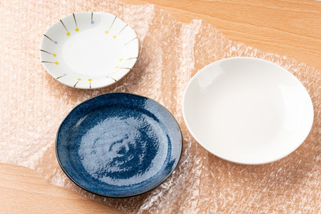 Plates and cushioning materialsの写真素材