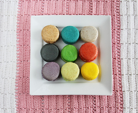 Colorful almond cookies, Sweet and delicacy french macaroons or macaron, Dessert, Macaroon colourful textureの写真素材