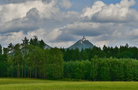 Bezdez (German: BÃ¶sig) is a castle ruin in the Czech Lipa district. It is located on the hill Bezdez (606 m) in Dokeska uplands, above the village Bezdez, near Machova lake, 6 km southeast of the town Doksy, Czech Republicの写真素材