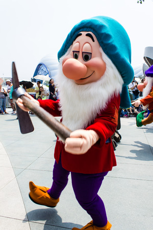 2016-6-17, Shanghai Disneyland paradeのeditorial素材