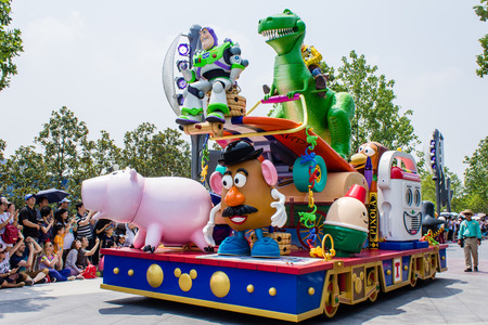 2016-6-17, Shanghai Disneyland parade