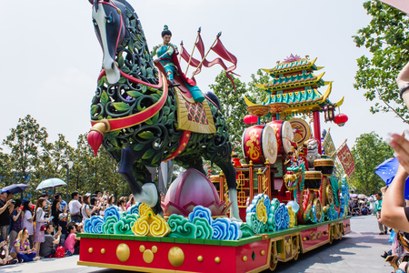 2016-6-17, Shanghai Disneyland parade