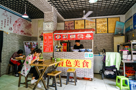 Henan Luoyang Lijing street doorのeditorial素材