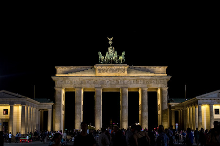 The Brandenburg Gate at night time in Berlin, Germany.のeditorial素材