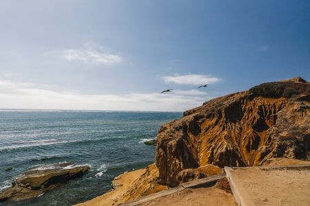 Bayside trail along the shore. San Diego peninsula, Point Loma. Cliffs and Ocean, Californiaの写真素材