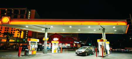 Vegas, Nevada, USA - October 1, 2021  Shell gas station in Las Vegas at night, street viewのeditorial素材