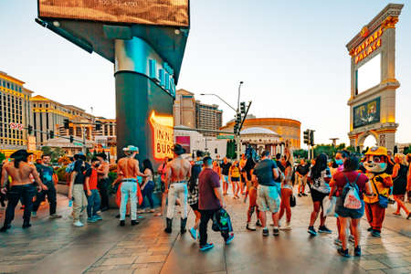 Las Vegas, Nevada, USA - October 1, 2021  Las Vegas city life at night. Walking people, restaurants, street viewのeditorial素材