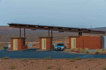 Arizona, USA - September 28, 2021 Arizona's Horseshoe Bend overlook entrance.のeditorial素材