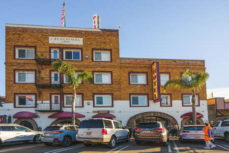 Pismo Beach, California, USA- December 15, 2021 Historic Pismo Beach hotel in downtown of the city, located one block from Pismo Beach pierのeditorial素材