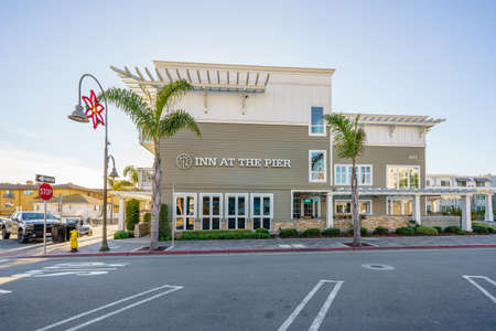 Pismo Beach, California, USA- December 15, 2021 Inn at the Pier hotel, located just footsteps from the pier and boardwalk. Hotel with ocean view overlooking the Pismo Beach pierのeditorial素材
