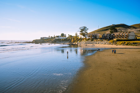 Cayucos, California, USA- December 25, 2022. Cayucos beach on California's central coast. Cayucos is a charming little beach town popular for its great beachesのeditorial素材