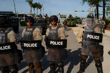 Miami Downtown, FL, USA - MAY 31, 2020: US police and military.のeditorial素材