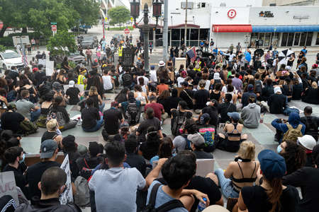 Miami Downtown, FL, USA - JUNE 12, 2020: Black Lives Matter. Many american people went to peaceful protests in the US against the George Floyd death: people are protesting. White and black togetherのeditorial素材