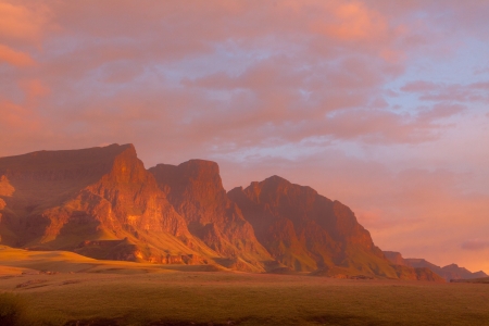 Golden Light on the Peaksの写真素材