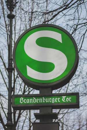 Berlin, Germany - march 30, 2016: Train station sign of the Brandenburger Tor ( Brandenburg gate) in Berlin , germany.のeditorial素材