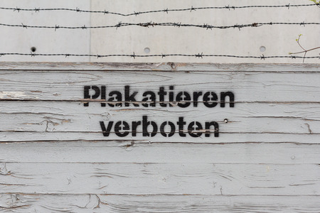 placard forbidden - German: (plakatieren prohibited)の写真素材