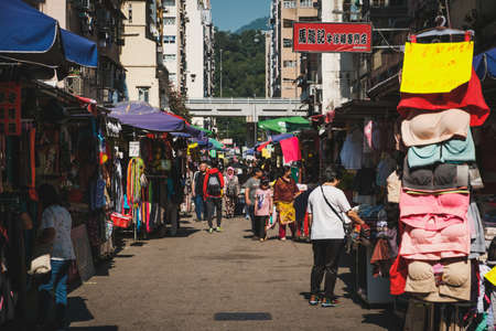 HongKong, China - November, 2019: People walking on street market in HongKong, MongKokのeditorial素材