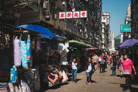 HongKong, China - November, 2019: People walking on street market in HongKong, MongKokのeditorial素材