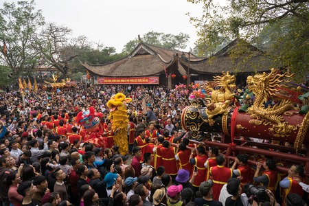 Bac Ninh, Vietnam - Jan 31, 2017: Dong Ky traditional spring festival, a special ritual of the Dong Ky festival used to be the setting-off of huge firecrackers and long strings of small firecrackersのeditorial素材