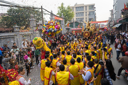 Bac Ninh, Vietnam - Jan 31, 2017: Dong Ky traditional spring festival, a special ritual of the Dong Ky festival used to be the setting-off of huge firecrackers and long strings of small firecrackersのeditorial素材