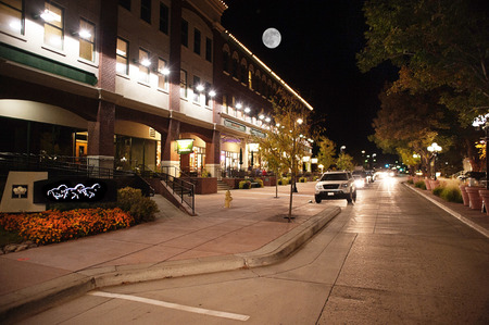 moonrise over main street in Parker, COのeditorial素材