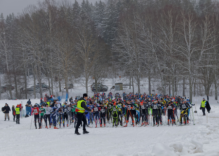 STOCKHOLM - JAN 24, 2016: Large group colorful cross country skiers preparing before the Stockholm Ski Marathon event January 24, 2016 in Stockholm, Swedenのeditorial素材