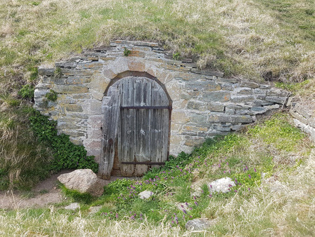 VISINGSO, SWEDEN - APR 14, 2019: Door at the ruins of the Visingsborg castle built by the Brahe family in 1570. April 14, 2019, Visingso, Swedenのeditorial素材