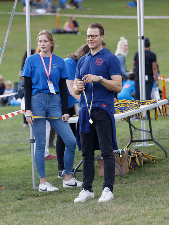 STOCKHOLM - SEPT 08, 2019: Proud kids getting their medals from Prins Daniel  after the Prins Daniel race. Stockholm,Sweden,September 08, 2019のeditorial素材