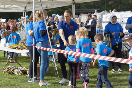 STOCKHOLM - SEPT 08, 2019: Proud kids getting their medals from Prins Daniel  after the Prins Daniel race. Stockholm,Sweden,September 08, 2019のeditorial素材