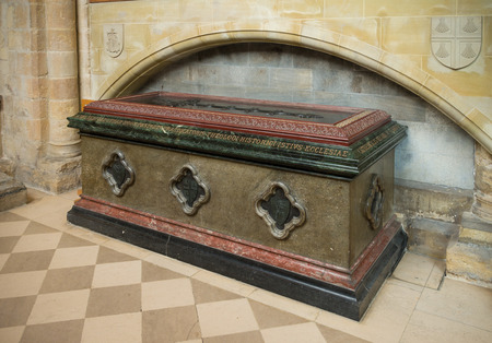 CHICHESTER, ENGLAND - OCTOBER 22, 2015: Ancient tomb in the Chichester cathedral. The cathedral is founded in the 11th century and dedicated to the Holy Trinity. It contains a shrine to Saint Richard of Chichester.のeditorial素材