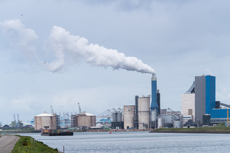 ROTTERDAM, NETHERLANDS - MAY 14, 2016: Large industrial complex on the rotterdam Maasvlakte, the entrance of the Port of Rotterdamのeditorial素材