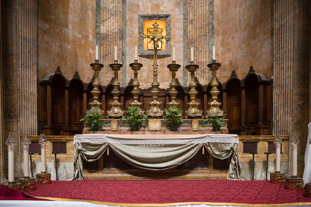 ROME, ITALY - OCTOBER 18, 2016: Interior of the famous Pantheon church. The present building was completed by the emperor Hadrian and probably dedicated about 126 AD.のeditorial素材