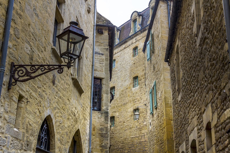 SARLAT-LA-CANEDA, FRANCE - MARCH 2, 2011: Detailed view of the medieval buildings in the old centre of the town of Sarlat-la-Caneda, Perigord, France.のeditorial素材