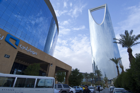 Tahlia Street with Shops, Cafe's and people, Riyadh, Saudi Arabia, 01.12.2016のeditorial素材