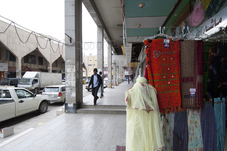 Shops and Shoppers in Old Batha, Riyadh, Saudi Arabia 01.12.2016のeditorial素材