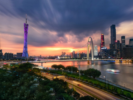 Landscape view of Guangzhou city during sunsetのeditorial素材