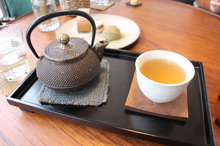Kaga Bo-cha (Hojicha) tea set in Kanazawa, Japanの写真素材