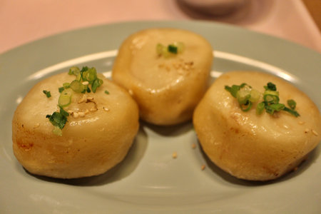 Shanghai cuisine: shengjian mantouの写真素材