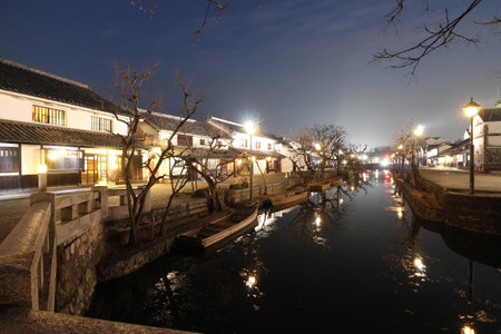 Night view of Kurashiki Bikan Historical Quarter (old town) in Japanの写真素材