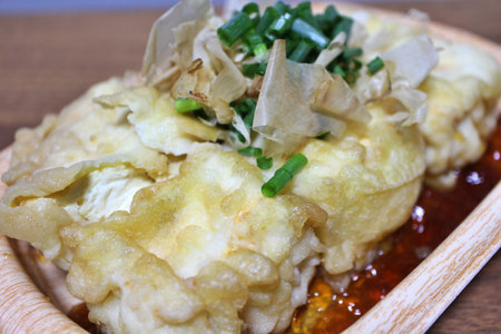 Agedashi dofu (fried tofu with dashi broth) purchased at a supermarket in Tokyo, Japanの写真素材