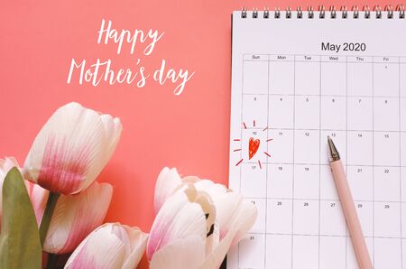 Happy motherâs day 2020 with calendar mark reminder on 10th May and tulip flower for greeting mom, holiday conceptの写真素材