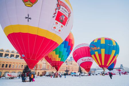NIZHNY NOVGOROD, RUSSIA - FEBRUARY 24, 2018. Mass-start on the festival of hot air ballonsのeditorial素材