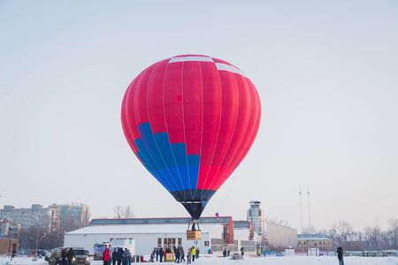 NIZHNY NOVGOROD, RUSSIA - FEBRUARY 24, 2018. Mass-start on the festival of hot air ballonsのeditorial素材