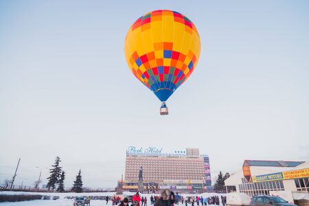NIZHNY NOVGOROD, RUSSIA - FEBRUARY 24, 2018. Mass-start on the festival of hot air ballonsのeditorial素材