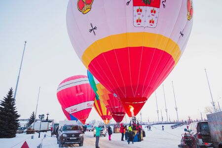 NIZHNY NOVGOROD, RUSSIA - FEBRUARY 24, 2018. Mass-start on the festival of hot air ballonsのeditorial素材