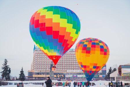 NIZHNY NOVGOROD, RUSSIA - FEBRUARY 24, 2018. Mass-start on the festival of hot air ballonsのeditorial素材